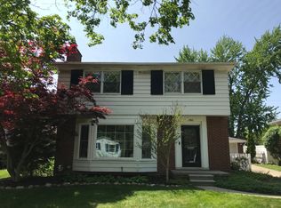 1760 Boxford St, Trenton, MI 48183