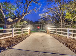 409 Sandy Oaks Dr, Boerne, TX 78015