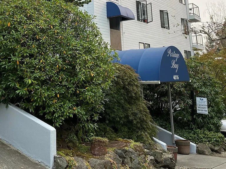 Portage Bay Apartments — Photo 3