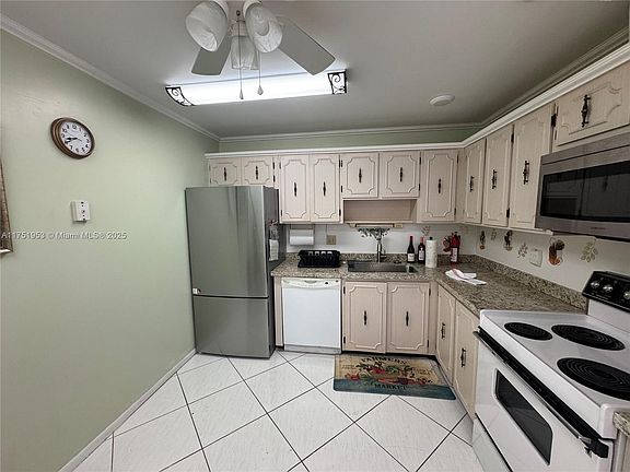 4th image of 3113 S Ocean Dr APT 508