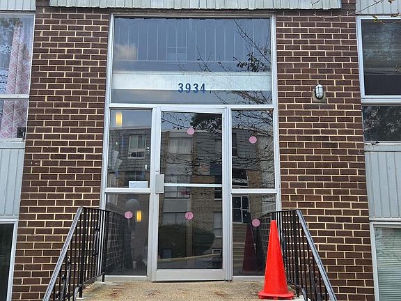 3rd image of 3934 Bel Pre Rd APT 3