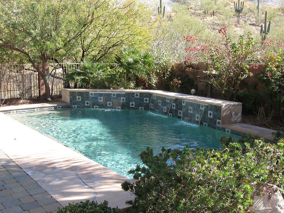 Heated Pebbletech Pool