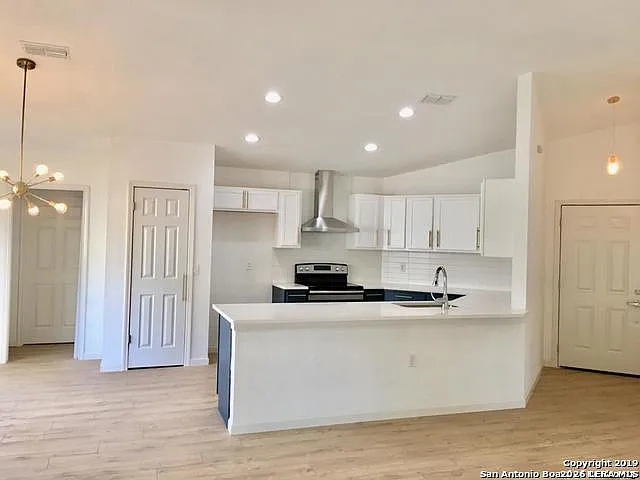 10319 Outlaw Bnd — Photo 2