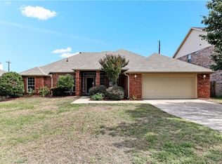 604 Madeline Ct, Azle, TX 76020