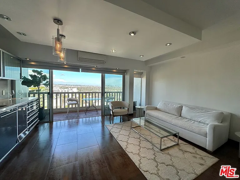 999 N Doheny Dr #1207 — Photo 29