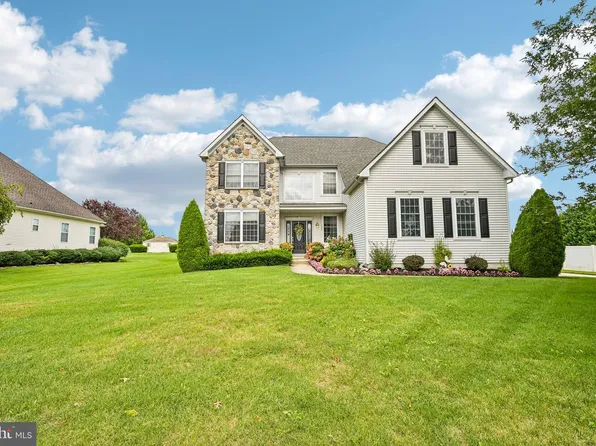 105 Sweet Bay Ave, Sicklerville, NJ 08081