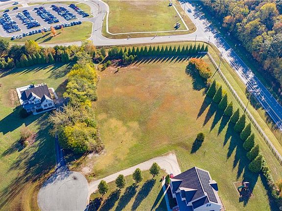 3rd image of 3261 Bayberry Ln