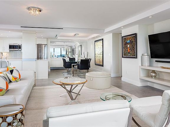 4th image of 5601 Turtle Bay Dr APT 1903