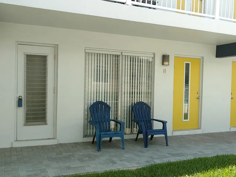 1354 Bayview Dr #G — Photo 1
