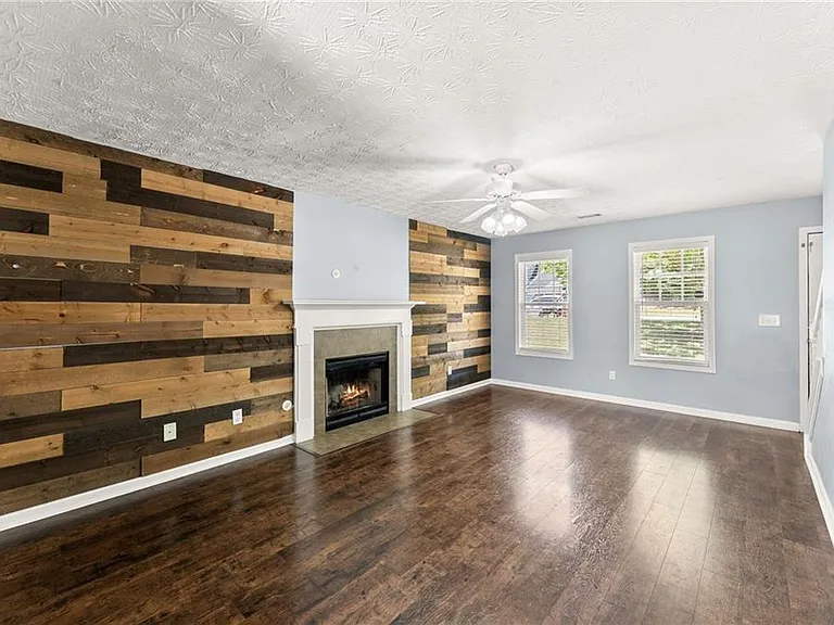 104 Jameston Dr — Photo 4