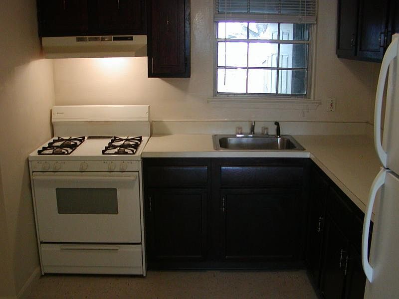 2nd image of 325 Willow Dr