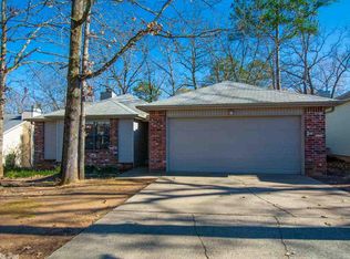22 Oakridge Dr, Maumelle, AR 72113