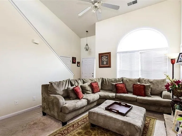 324 Greystone Pkwy — Photo 5