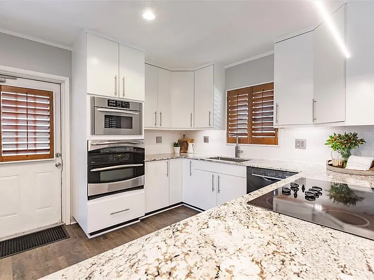 1720 Colleen St — Photo 18