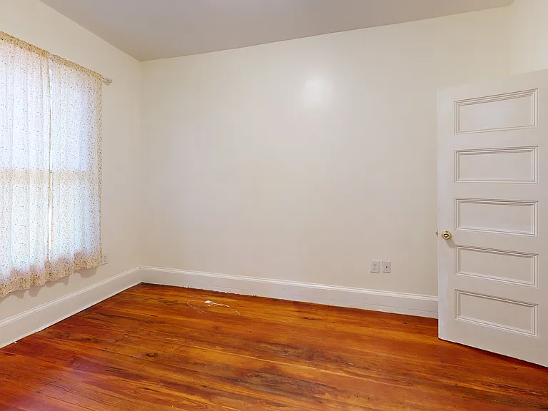 19 Newport St — Photo 30