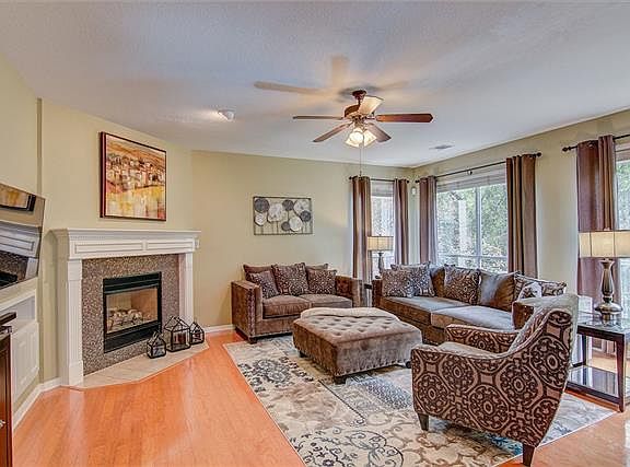 2nd image of 3327 Mulberry Creek Dr