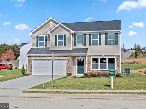 28 Bismark Rd, Inwood, WV 25428