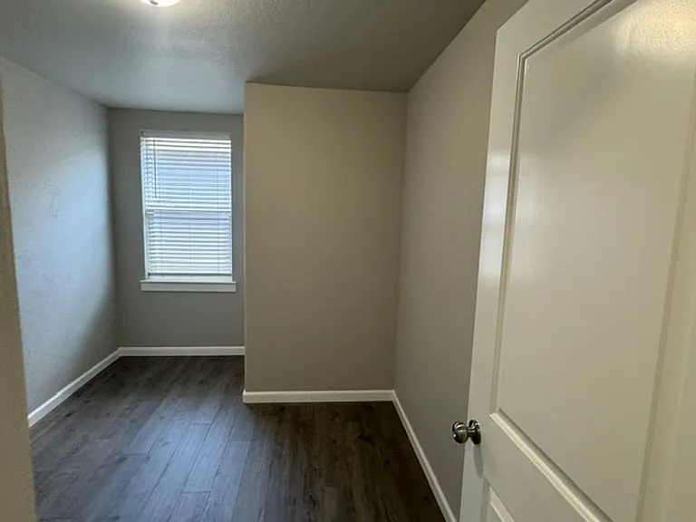 7833 Jacqueline Way — Photo 15