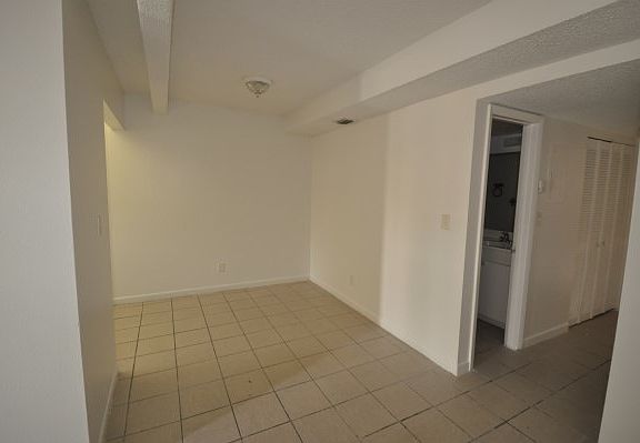 4th image of 1025 S Flagler Ave