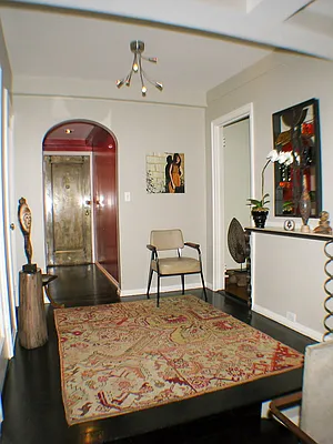 Sold by Ann Weintraub, Ltd. | media 19