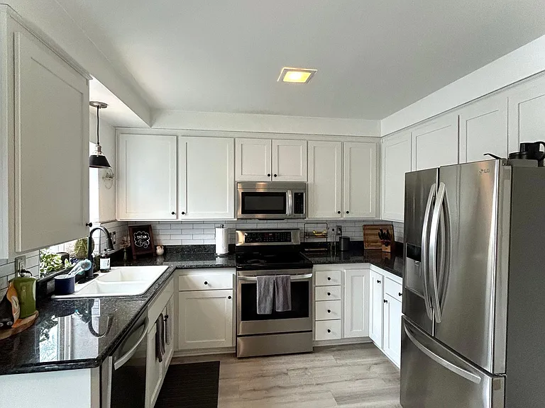3970 Ingraham St #7 — Photo 7