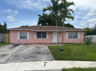 7699 SW 6th St, Pompano Beach, FL 33068