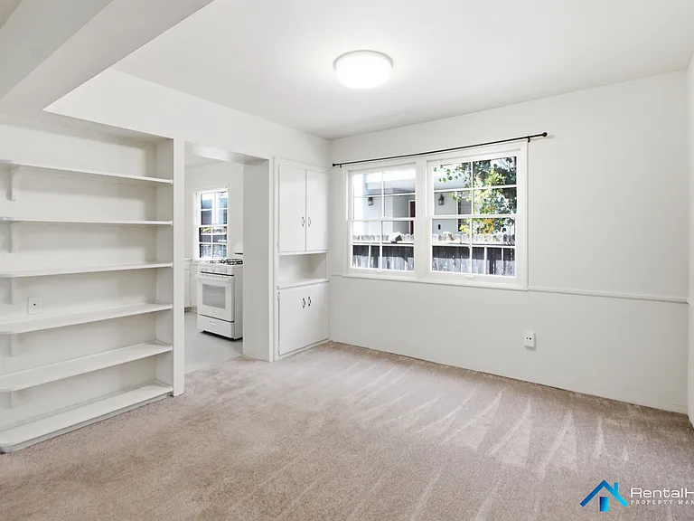 449 N Euclid Ave #C — Photo 3