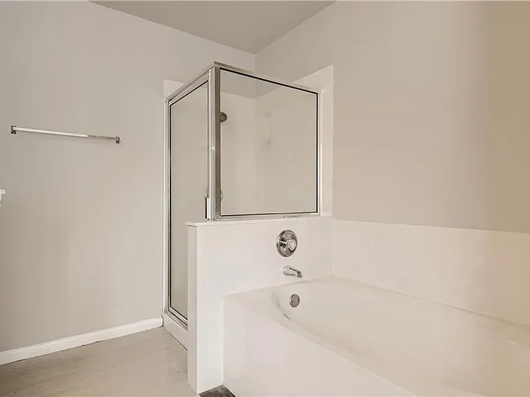 113 Cassandra Dr — Photo 12