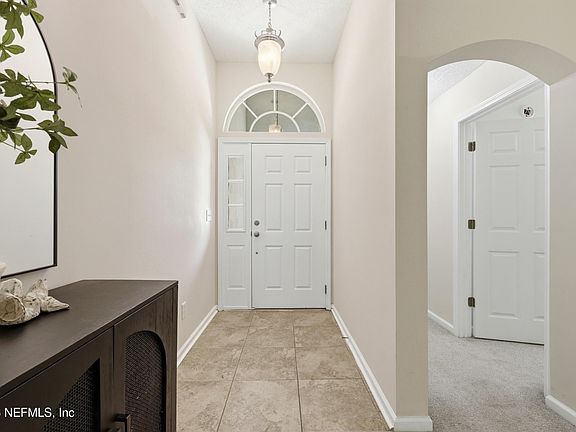 4th image of 2108 S CRANBROOK Avenue