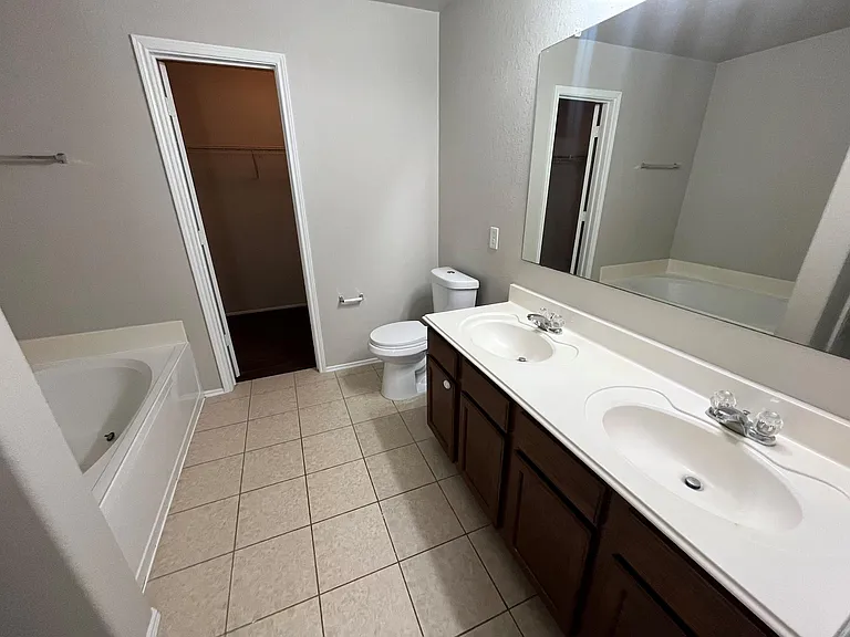 21335 Finbury Oaks Ln — Photo 10