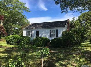 63 Crestwood Dr, Shirley, NY 11967