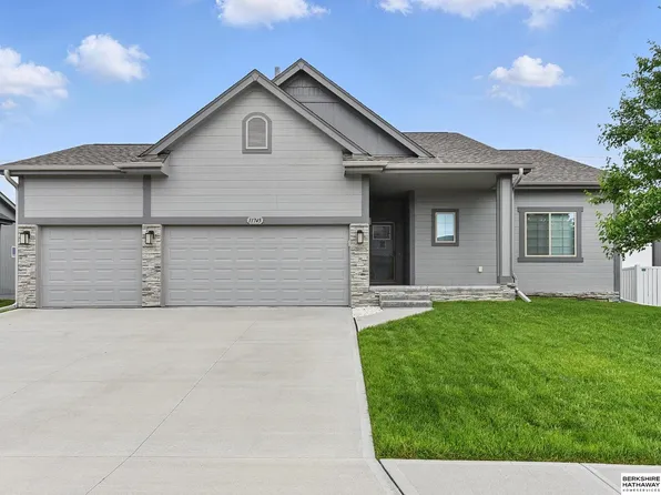 11745 S 113th St, Papillion, NE 68046