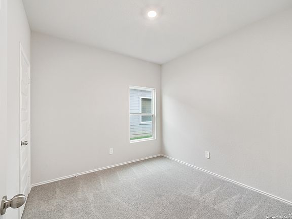 4th image of 1220 Whitneyway Ln