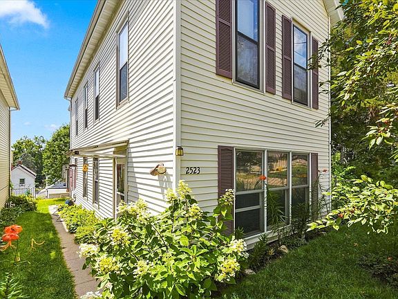 2nd image of 2523 Stafford St