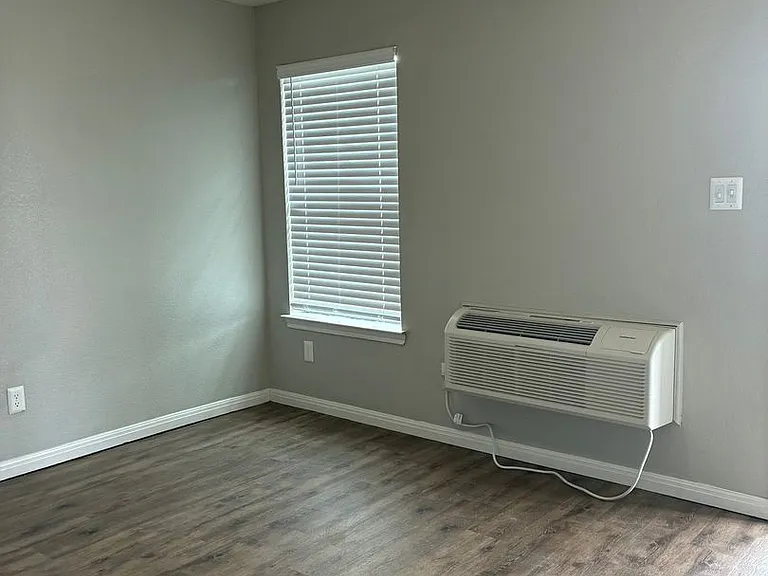 Lacy Loft — Photo 3
