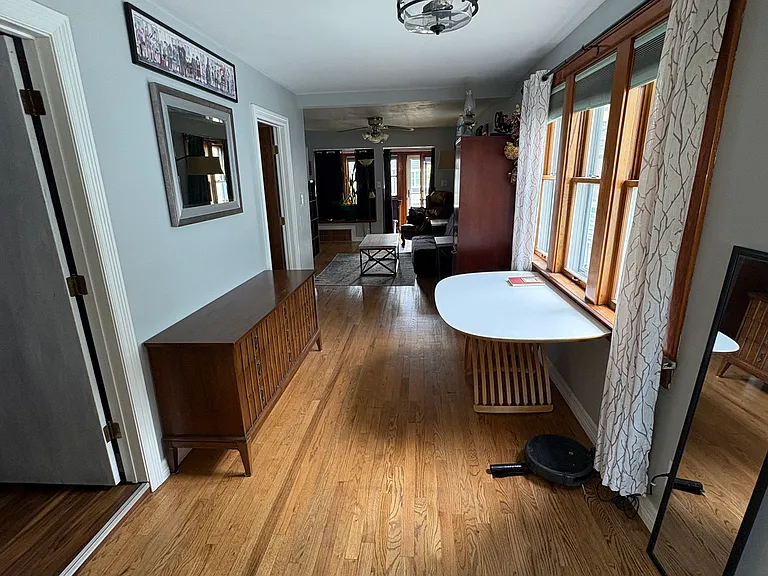 2508 S Superior St — Photo 12