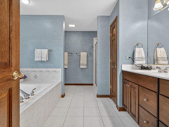 4th image of 1036 E Talbot St