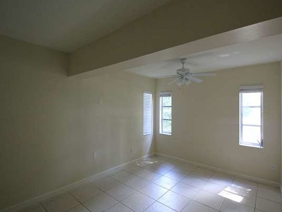 4th image of 1111 Oak St