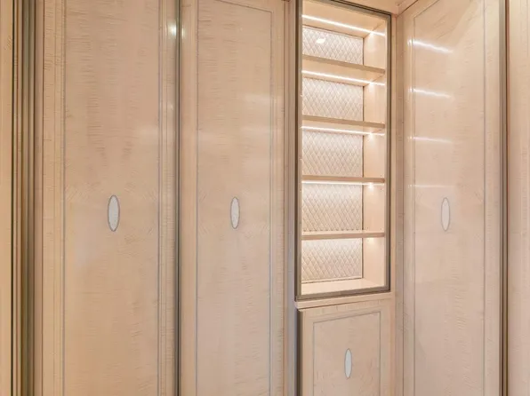 1110 Park Avenue image 13 of 25