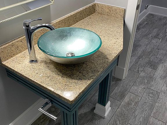 4th image of 351 Bryant Ave #2