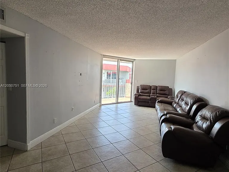 1750 W 46th St #520 — Photo 5
