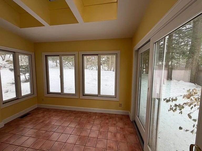 31 Fells Rd — Photo 12