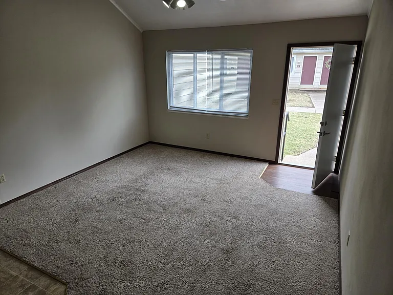 17 Village Ct #17 — Photo 3