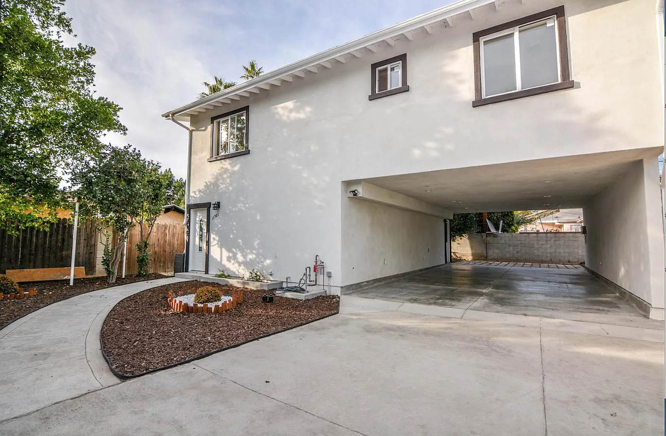 11581B Haynes St — Photo 2
