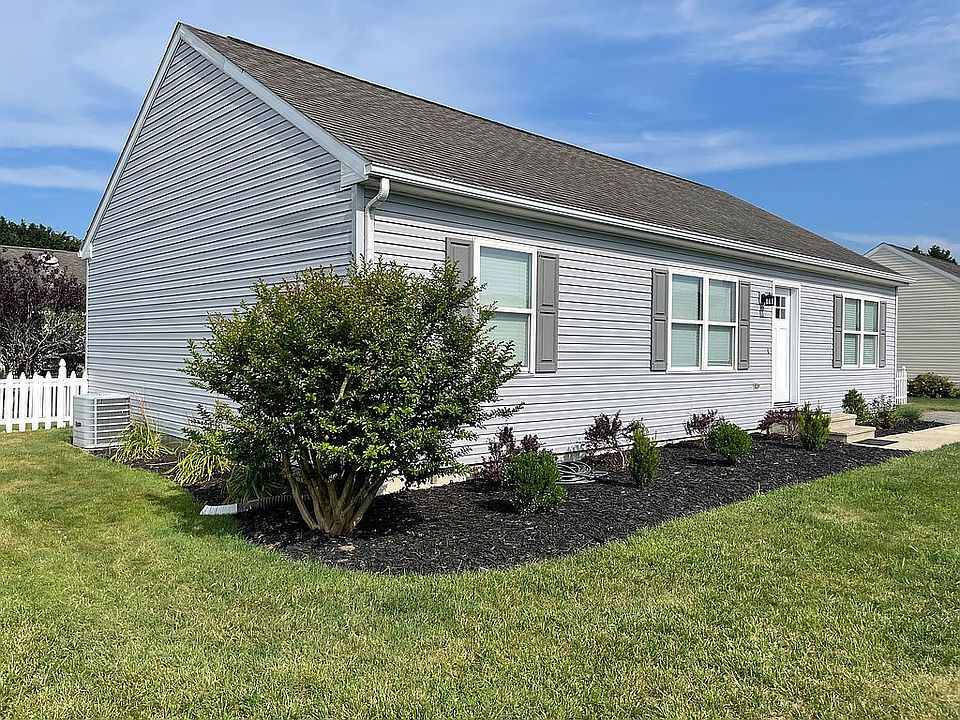 2nd image of 105 Mermaid Ln