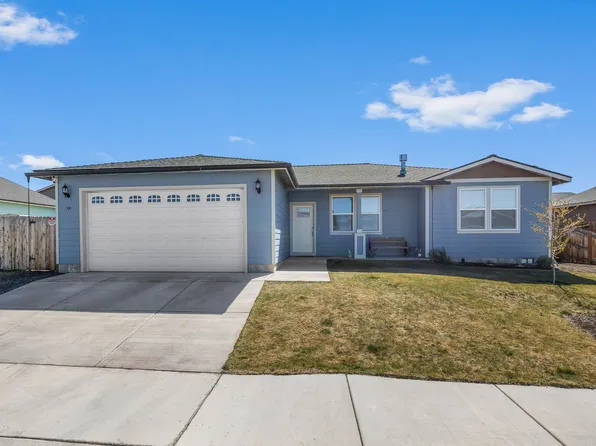 500 SE Segoviano Ct, Madras, OR 97741