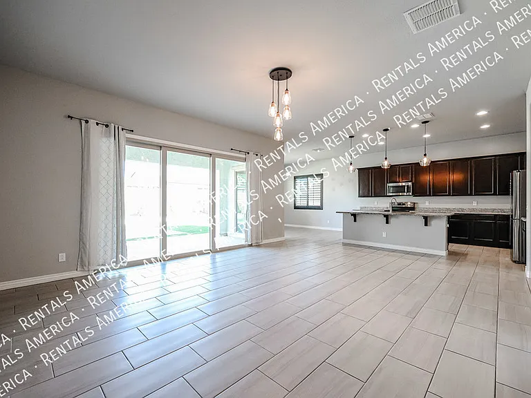 8544 W Midway Ave — Photo 6