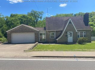 914 Lincoln Dr, South Charleston, WV 25309