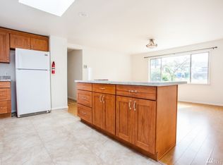 14555 6th Ave NE, Seattle, WA 98155