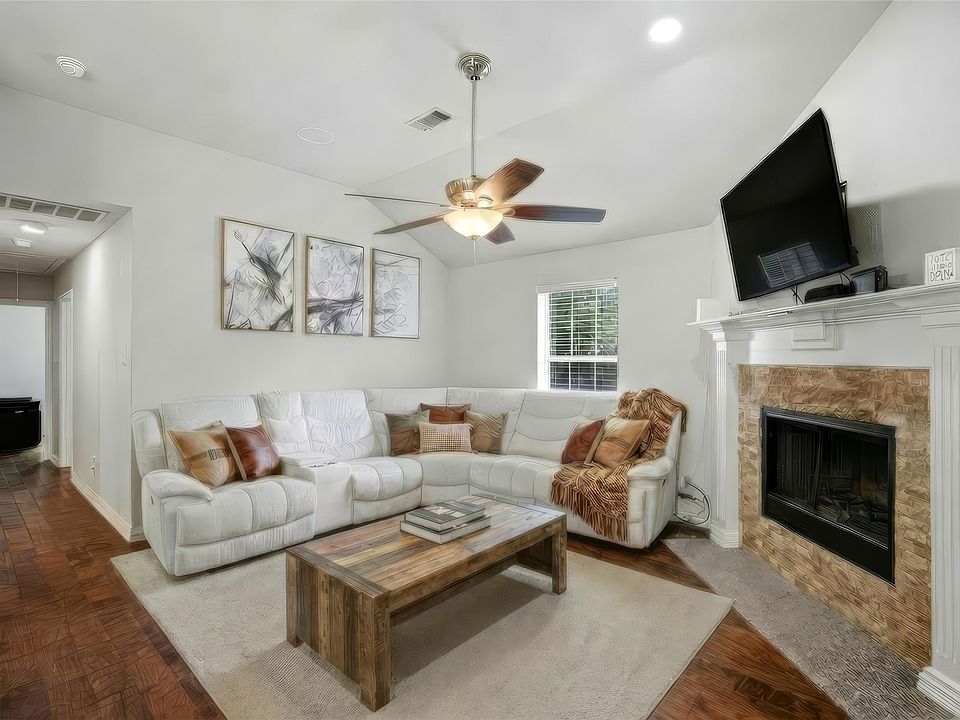 1st image of 416 Scott Ln